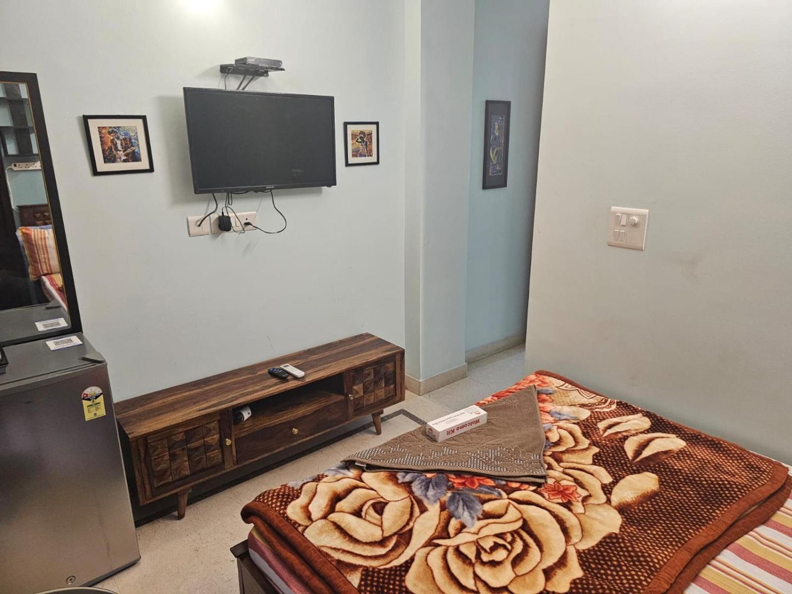 Sky Bloom Luxury Homestay Yeni Delhi Dış mekan fotoğraf
